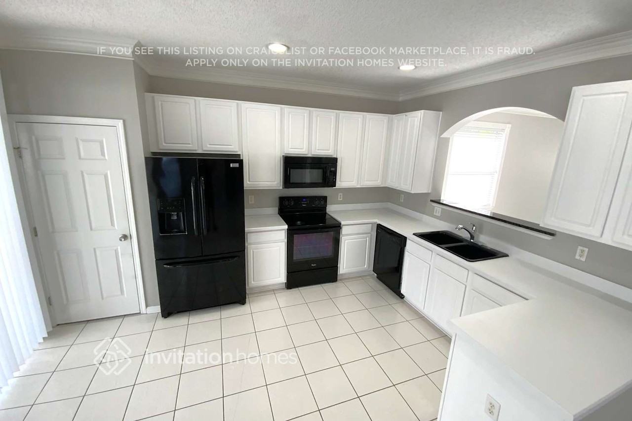 812 Lapoma Way - Photo 6 of 21