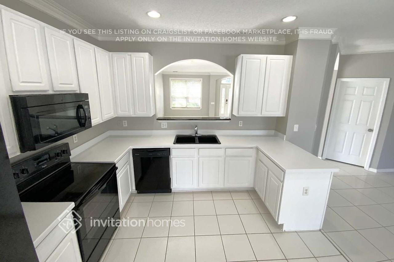 812 Lapoma Way - Photo 7 of 21