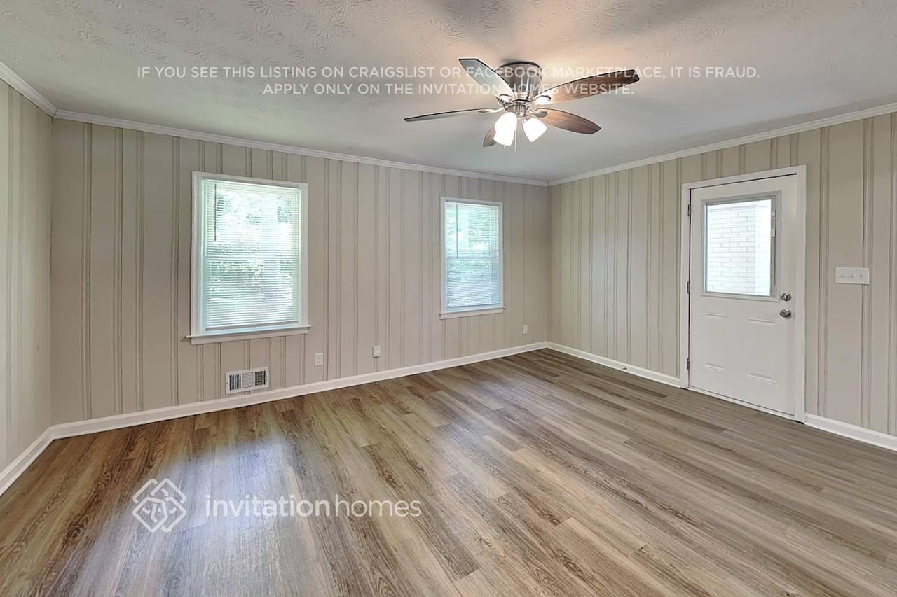 921 Walnut Cir Sw - Photo 5 of 21