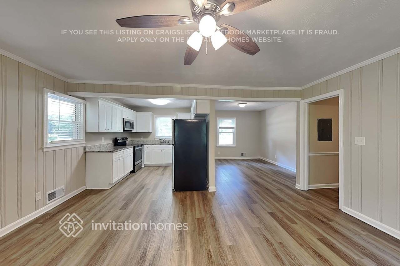 921 Walnut Cir Sw - Photo 6 of 21