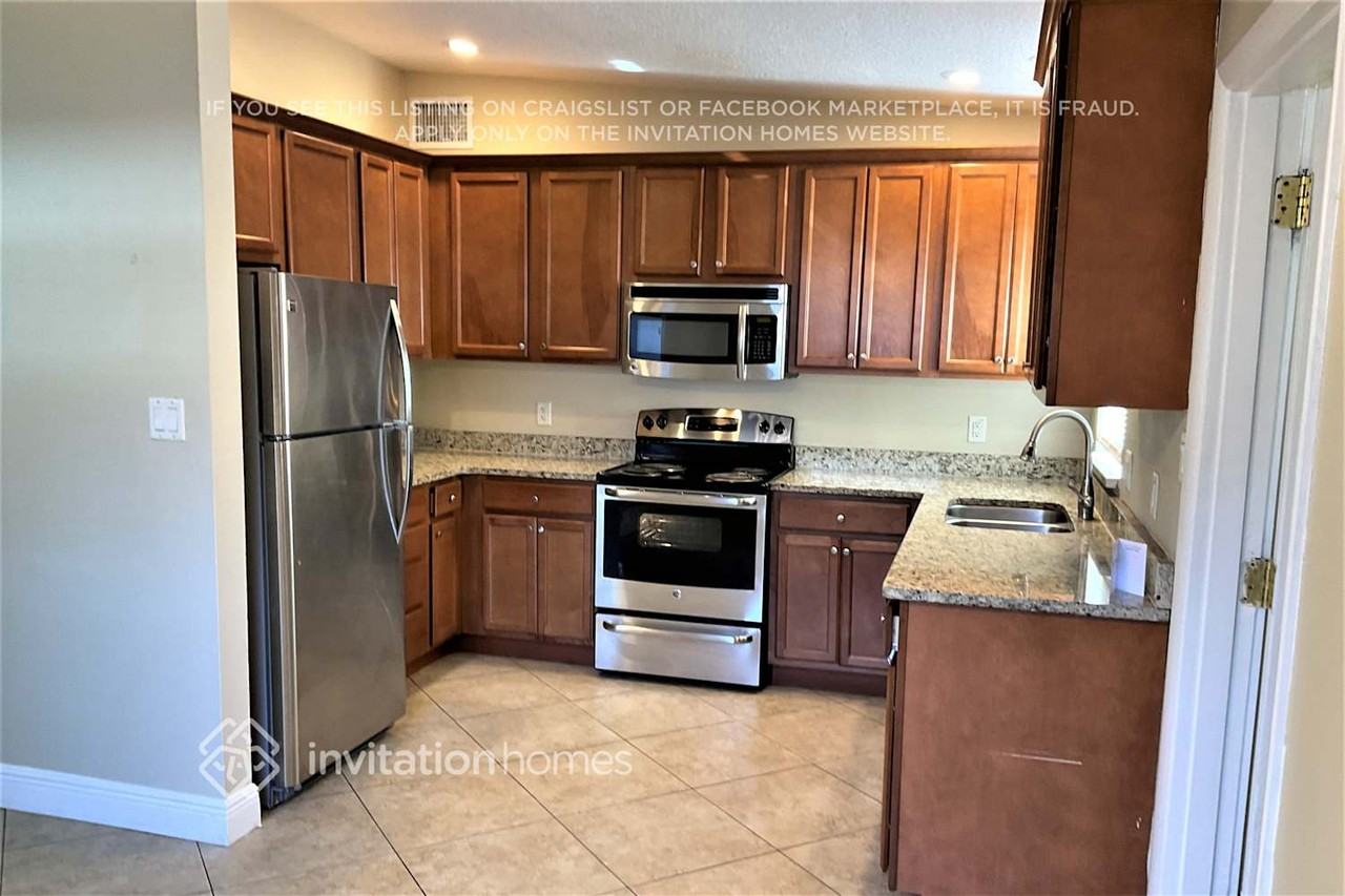 3451 Australian Cir - Photo 6 of 20