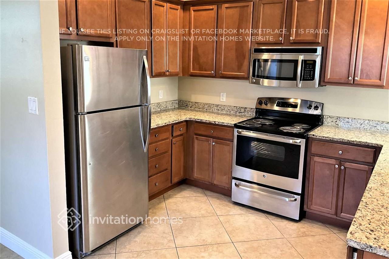 3451 Australian Cir - Photo 7 of 20
