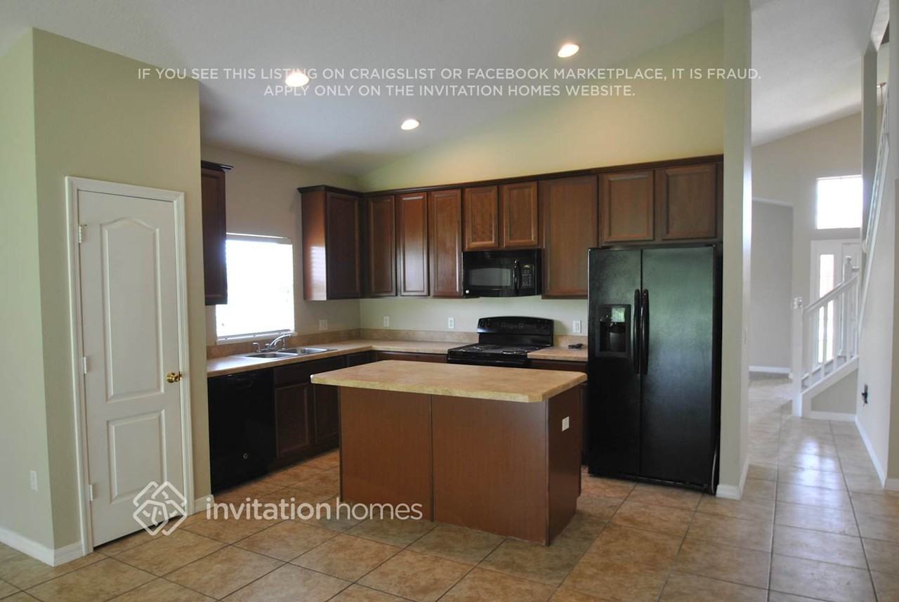 3144 Dasha Palm Dr - Photo 3 of 13