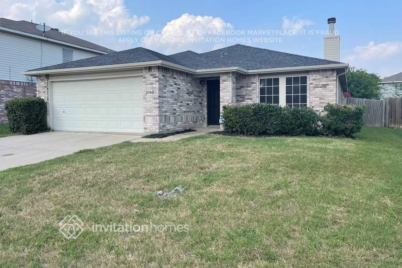 2940 Marco Dr - Photo 2 of 20