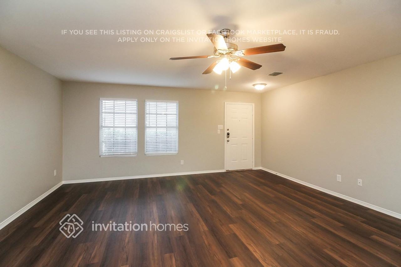 2940 Marco Dr - Photo 3 of 20