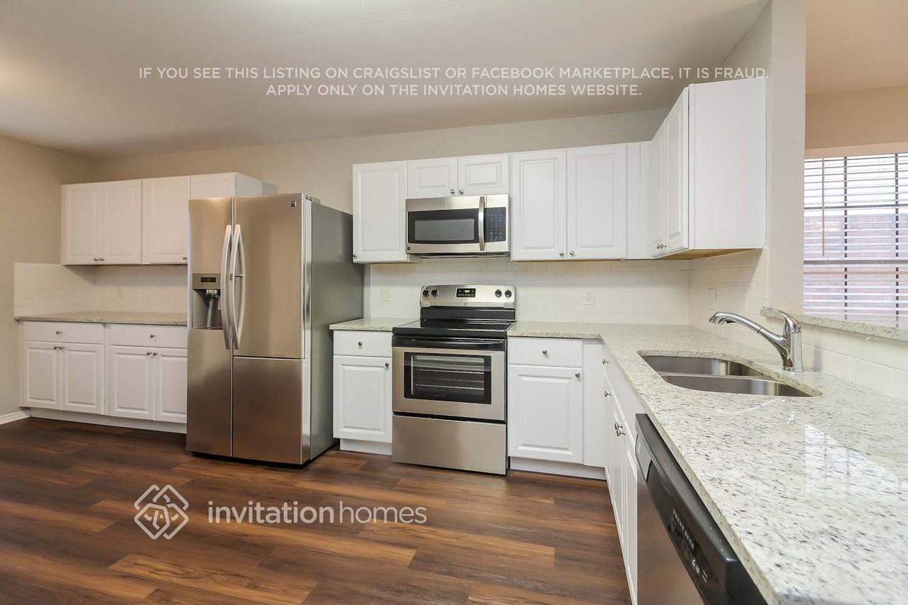 2940 Marco Dr - Photo 7 of 20