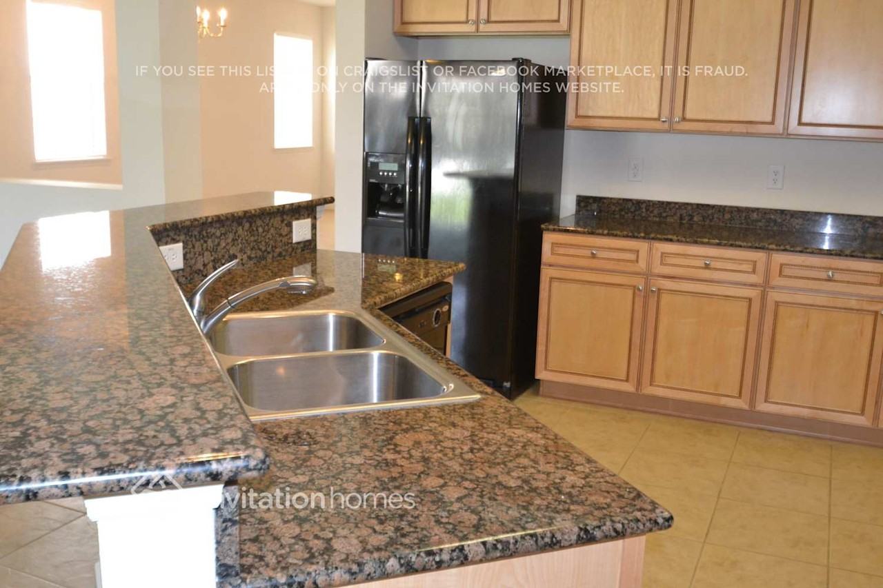 3320 Pino Ave - Photo 3 of 14