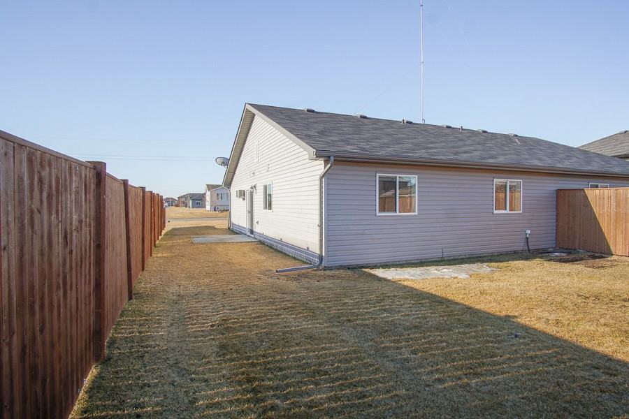 51 Flower Place - Photo 4 of 28