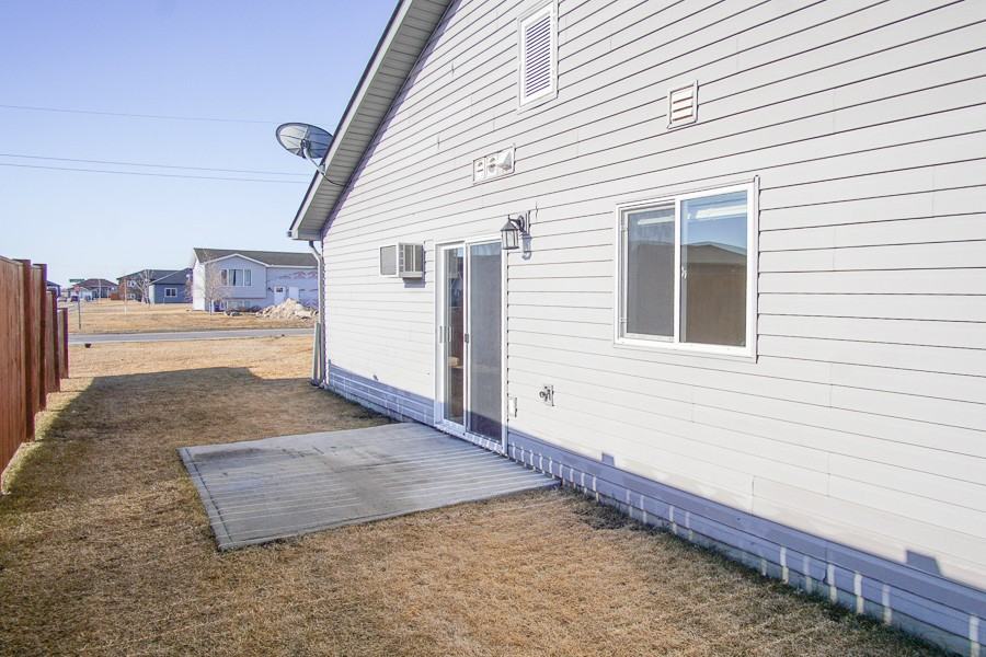 51 Flower Place - Photo 2 of 28