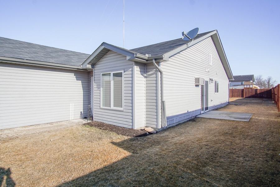 51 Flower Place - Photo 3 of 28