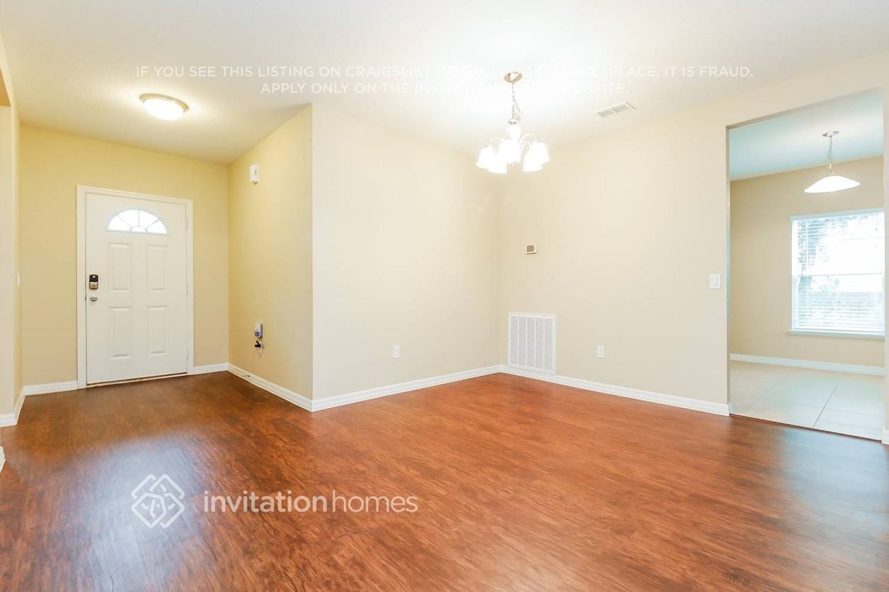 2182 Deborah Dr - Photo 2 of 20
