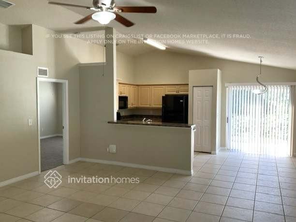 1106 Southland Ct - Photo 3 of 9