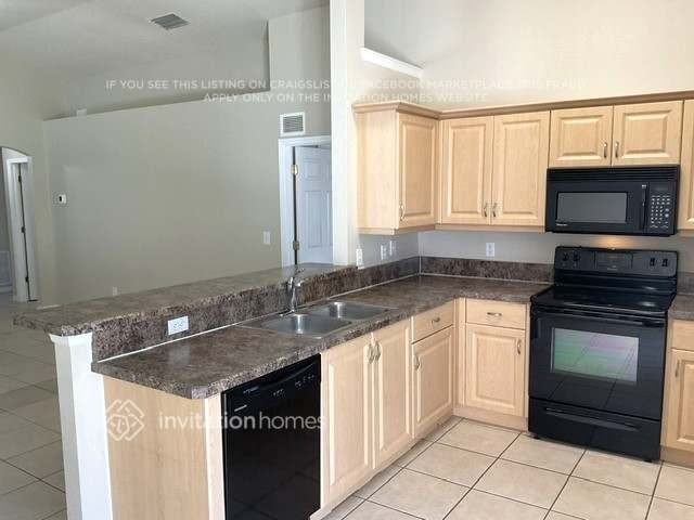 1106 Southland Ct - Photo 4 of 9