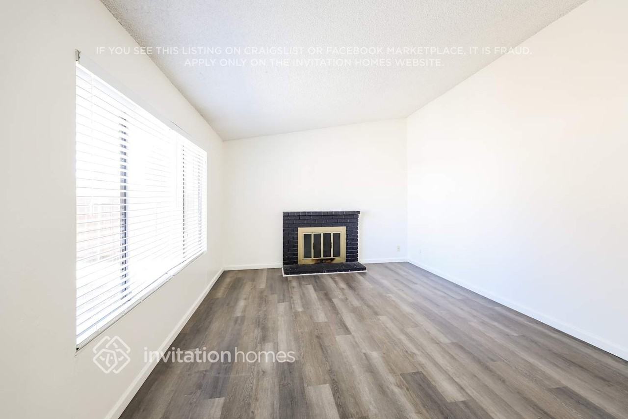106 Brockton Ct - Photo 3 of 17