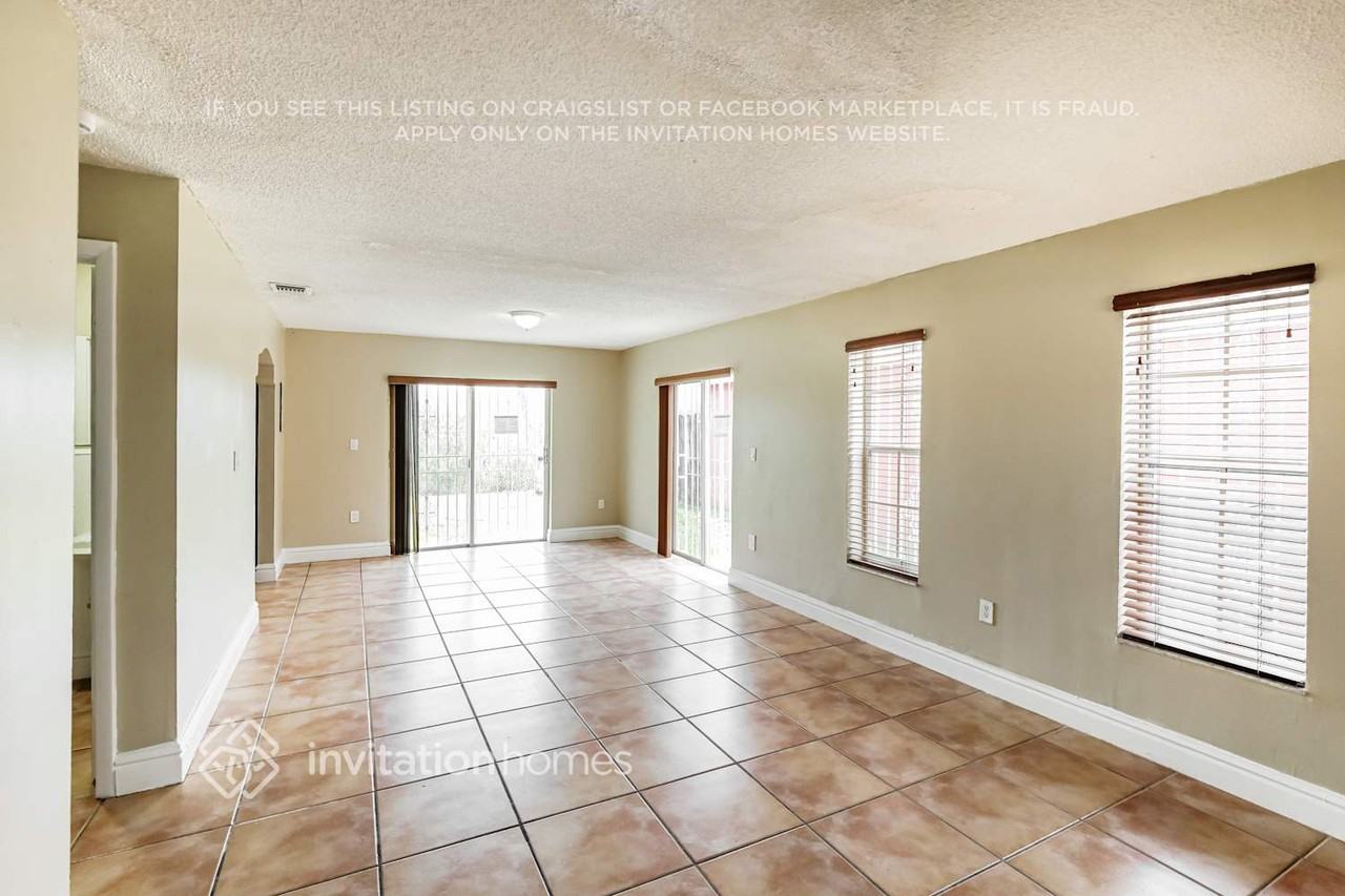 14002 Sw 161st Ter - Photo 4 of 18
