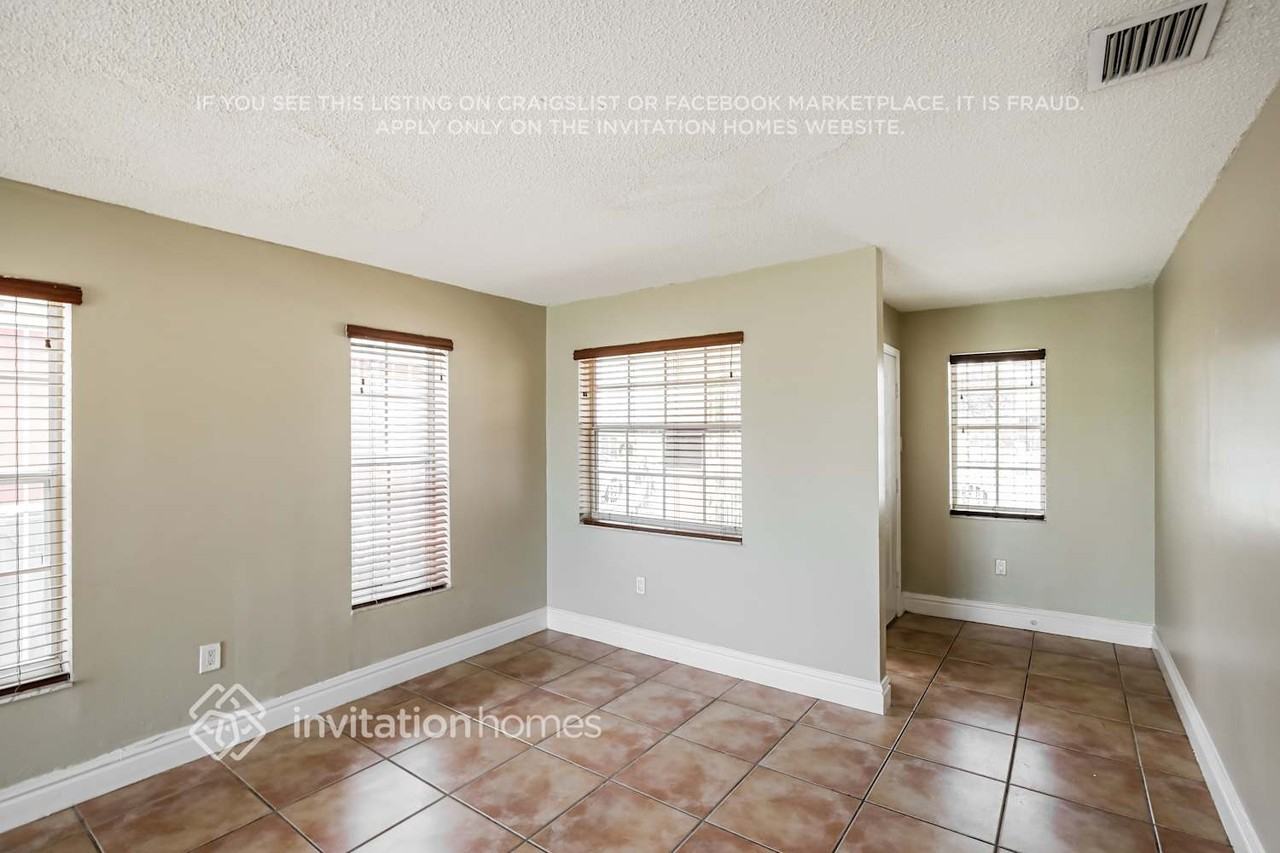 14002 Sw 161st Ter - Photo 5 of 18