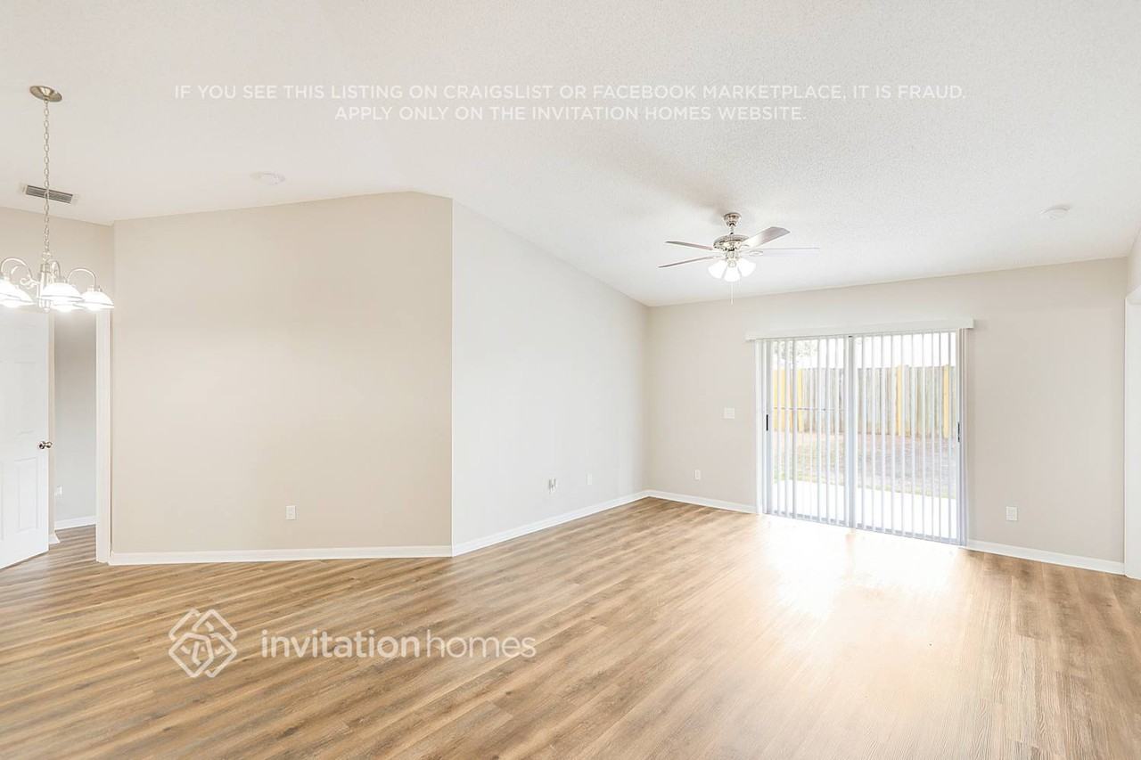 13405 Prestwick Dr - Photo 3 of 21