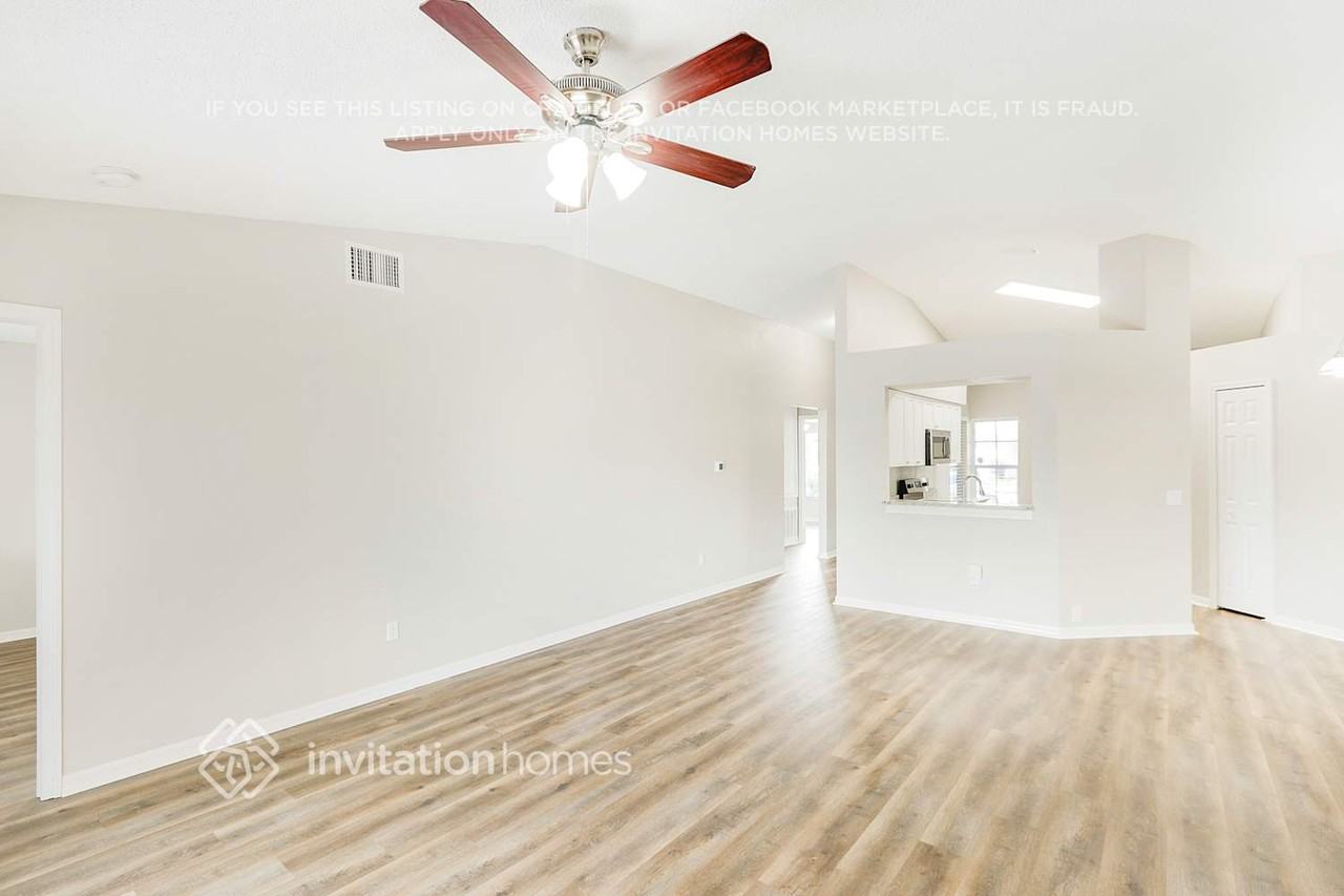 13405 Prestwick Dr - Photo 4 of 21