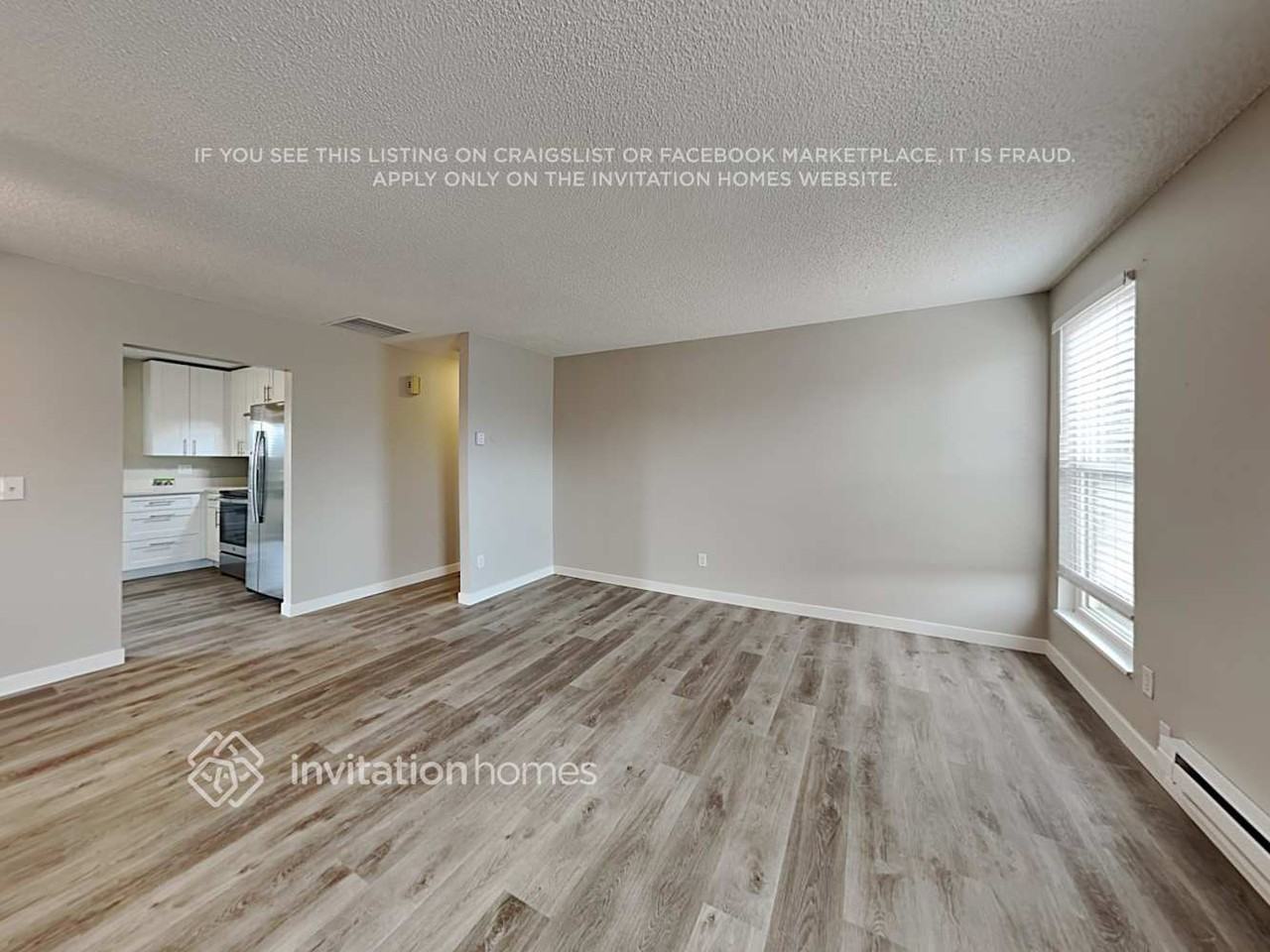 18339 E Iowa Dr - Photo 5 of 20