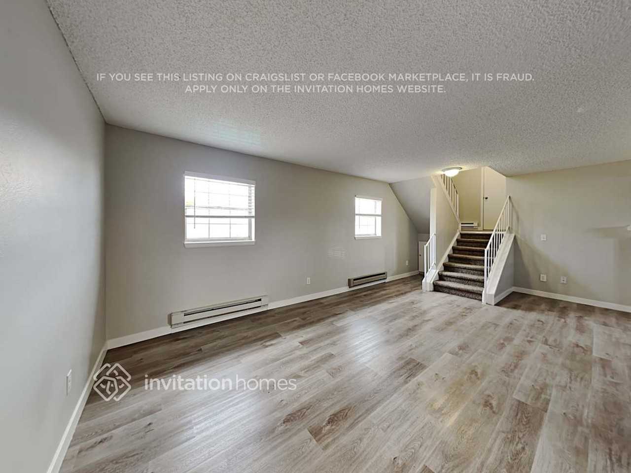18339 E Iowa Dr - Photo 5 of 20