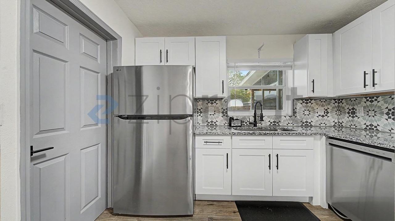 958 Cobblestone Dr - Photo 5 of 18