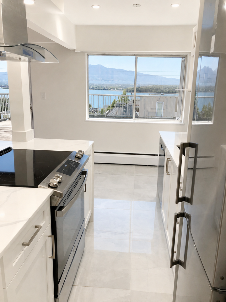 Kitsilano Low rise Apartment - Photo 5 of 25