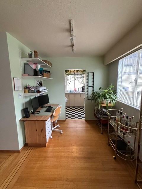 LA SHERRIE APTS - Photo 7 of 15
