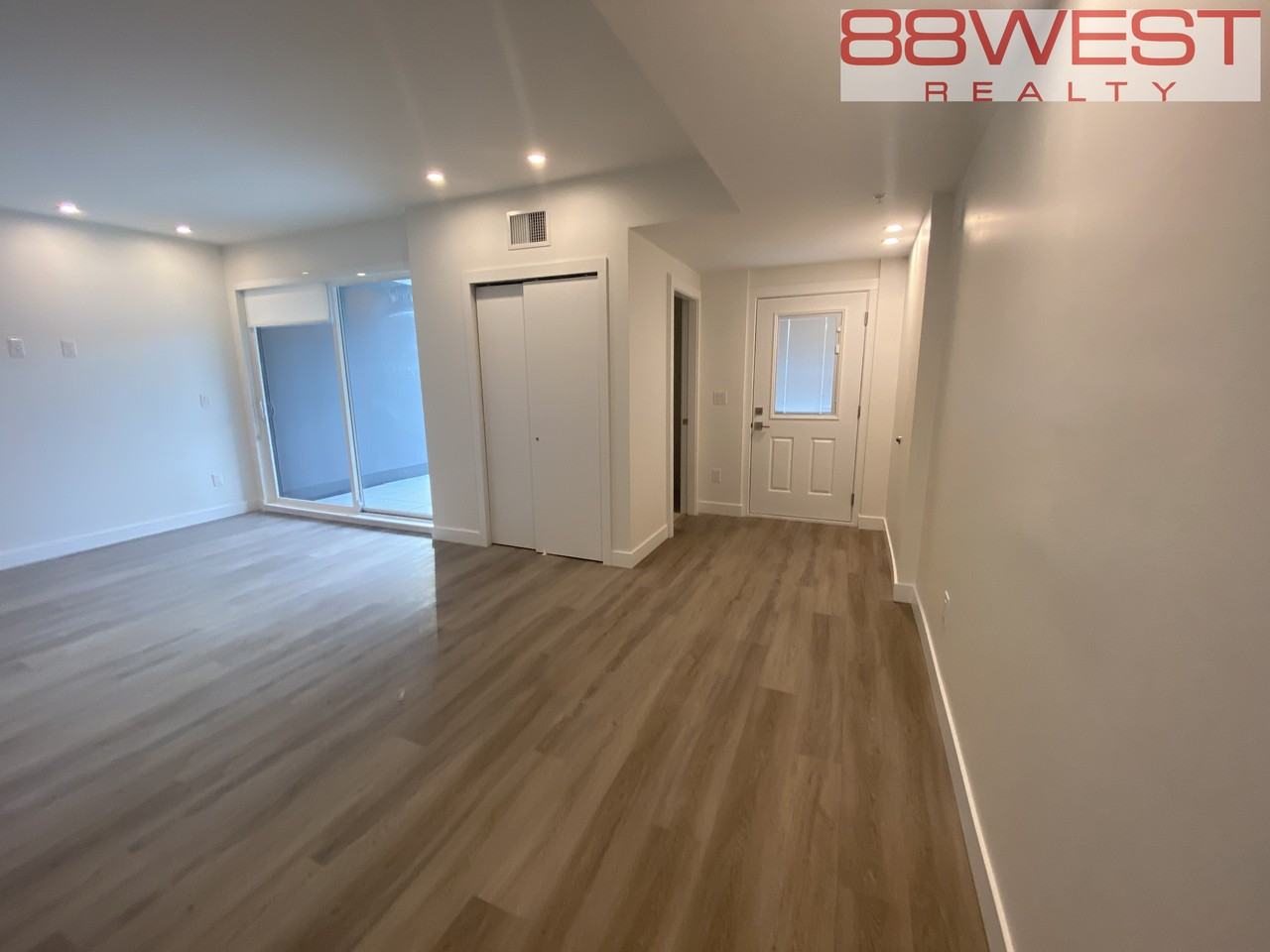 181 6th Street West #TH 4 - Photo 3 of 27