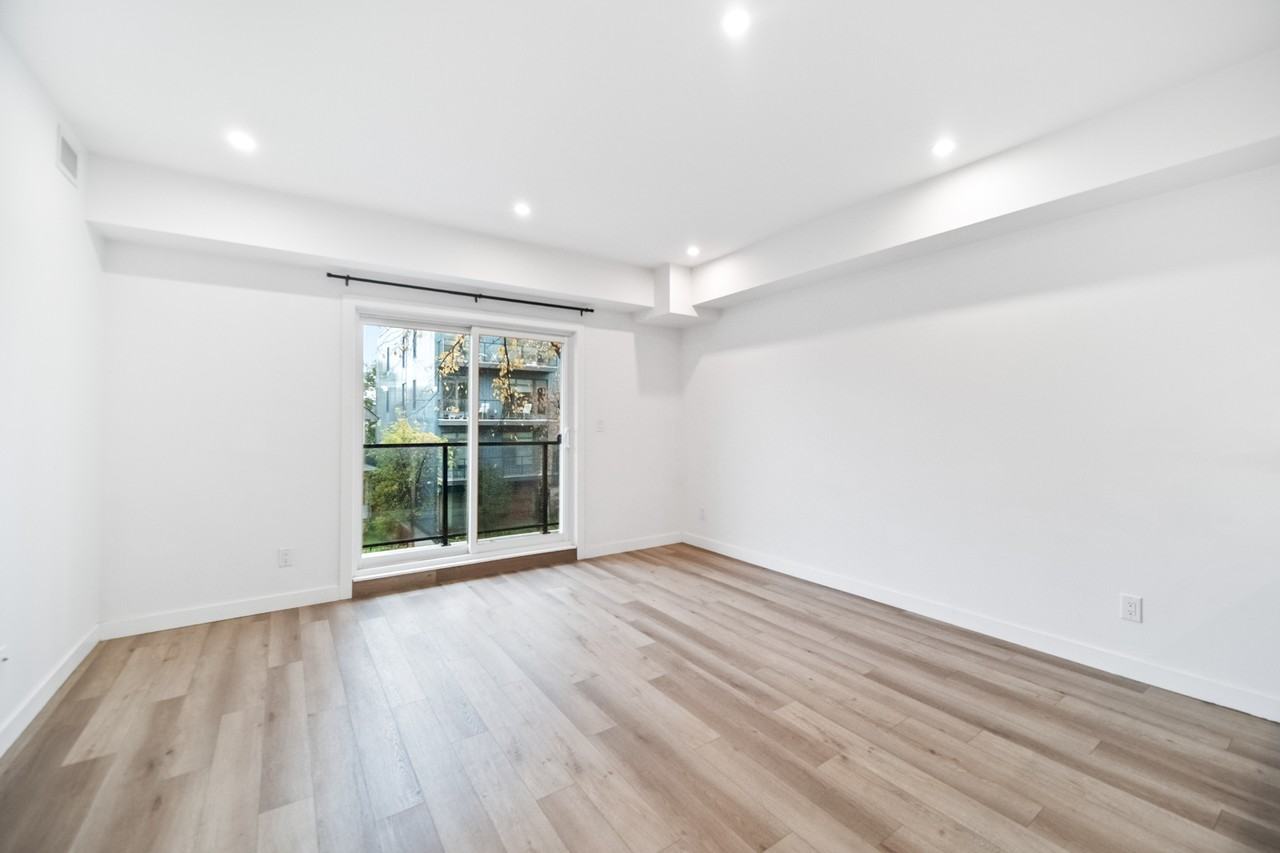 710 Westminster Avenue - Photo 6 of 22