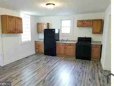 504 Beaumont Ave #1 - Photo 3 of 10