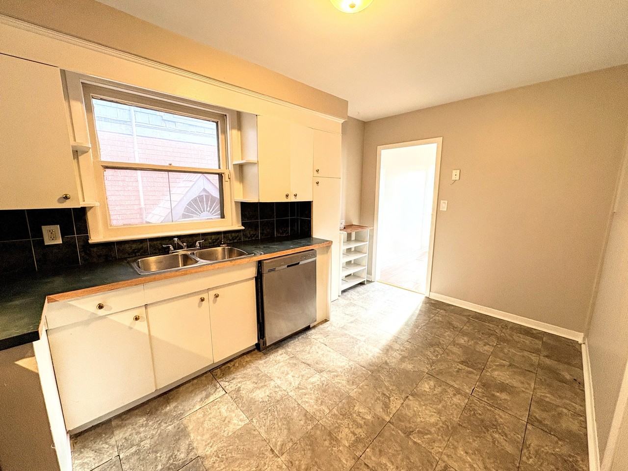254 Fairfield Avenue - Photo 4 of 15