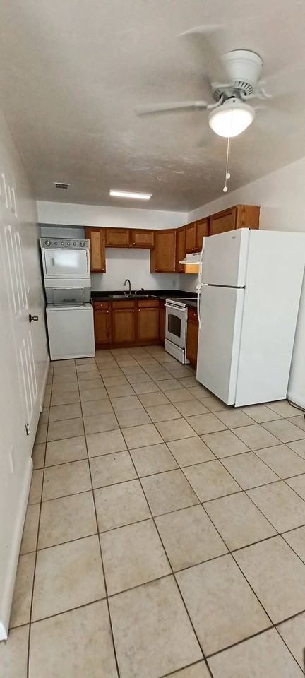 3220 Sw 26th Ter - Photo 2 of 8