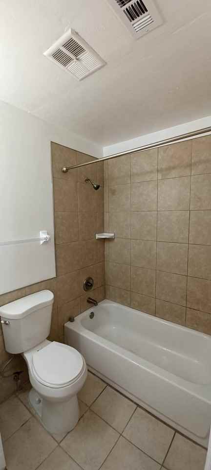 3220 Sw 26th Ter - Photo 6 of 8