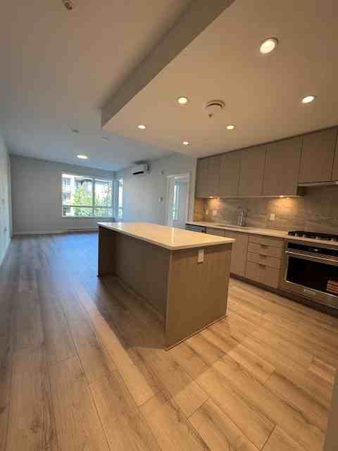 Skylark 203 - Photo 2 of 22