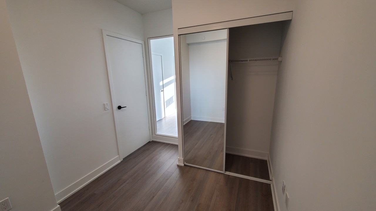 722-50 George Butchart Drive, North York - Photo 3 of 8