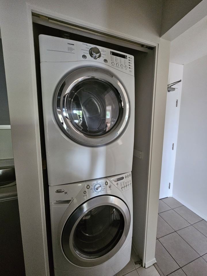 250 Apartment Bldg - Photo 3 of 6