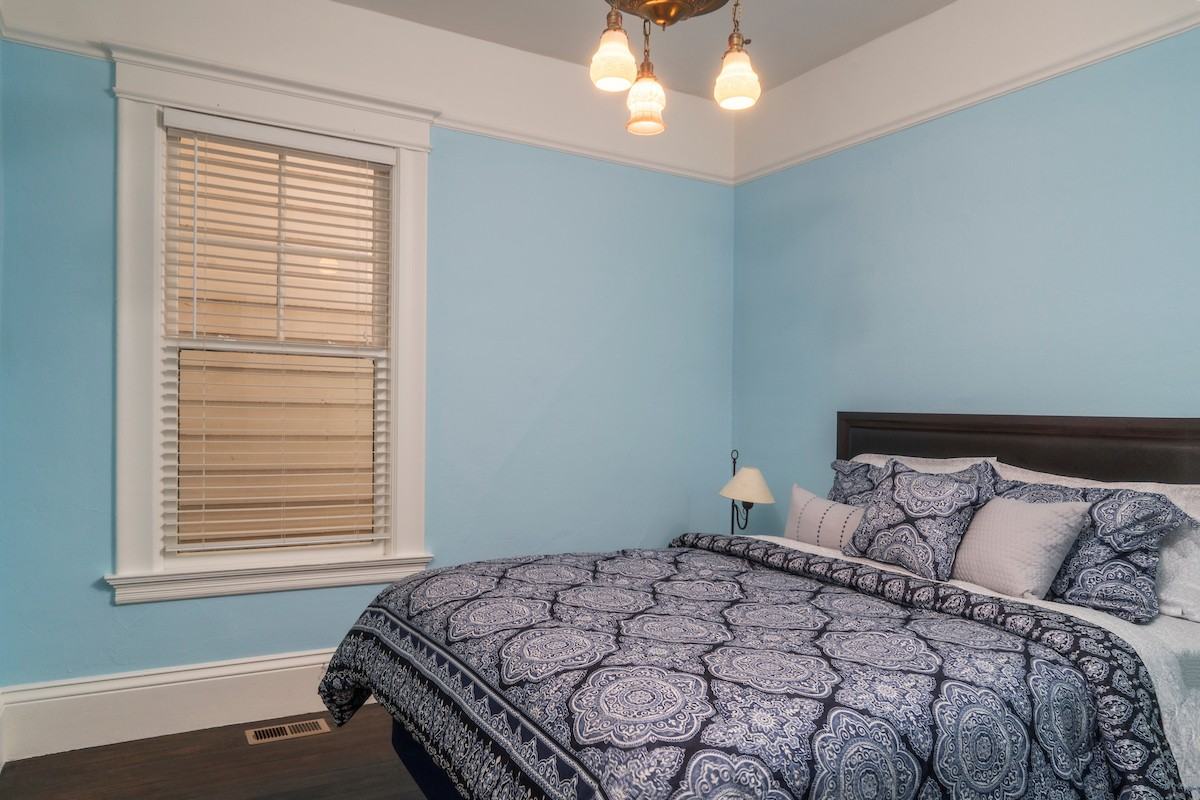 1035 Noe St - Photo 6 of 12