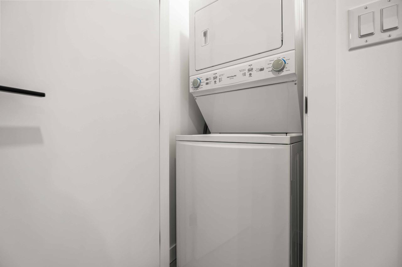 225 Peguis Street - Photo 7 of 22