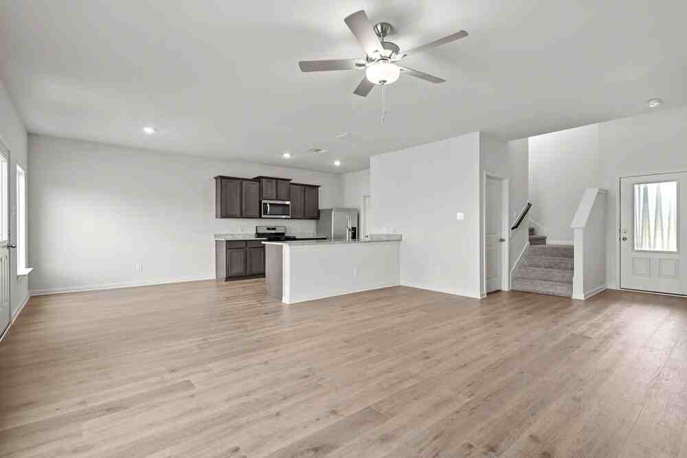 1540 Harvester Dr - Photo 7 of 19
