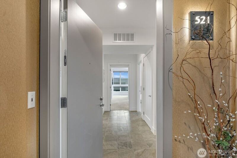 1760 N Northlake Way #521 - Photo 7 of 40
