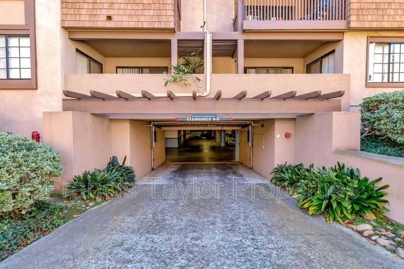8840 Villa La Jolla Dr #211 - Photo 5 of 30