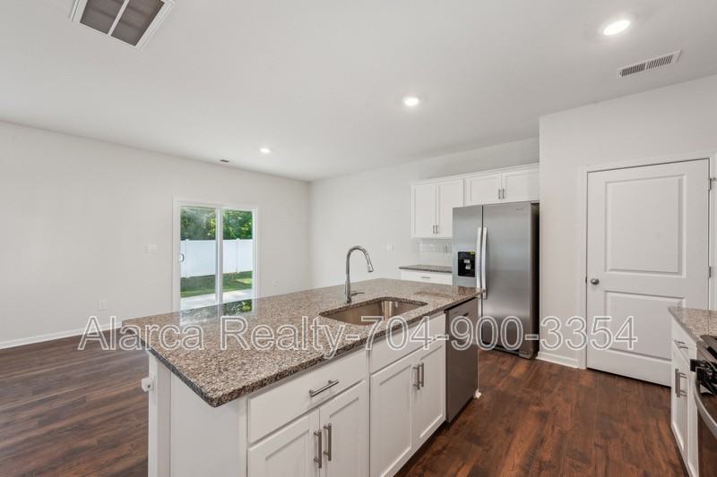 14220 Wilson Mac Ln - Photo 2 of 21