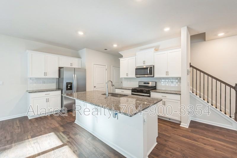 14220 Wilson Mac Ln - Photo 3 of 21