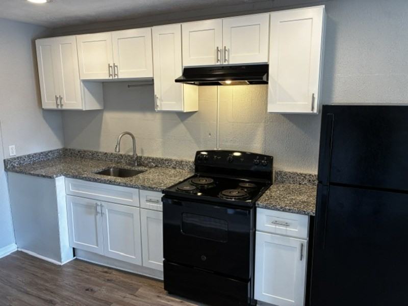 2150 Inwood Ter #8 - Photo 4 of 8
