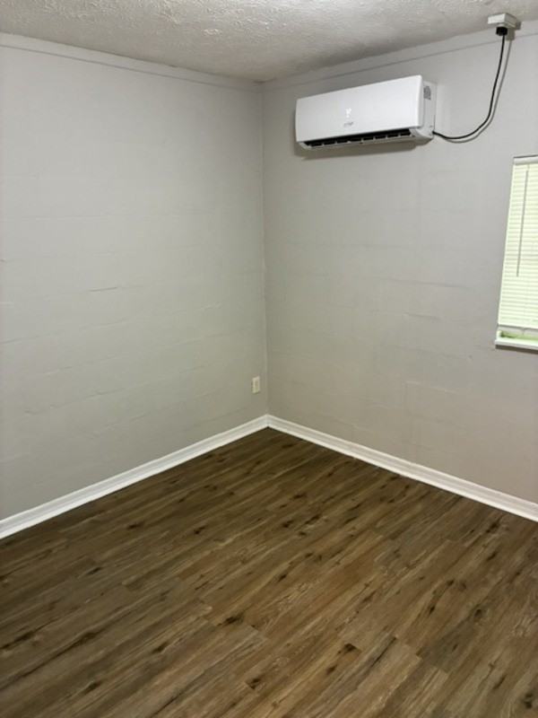 2150 Inwood Ter #8 - Photo 6 of 8