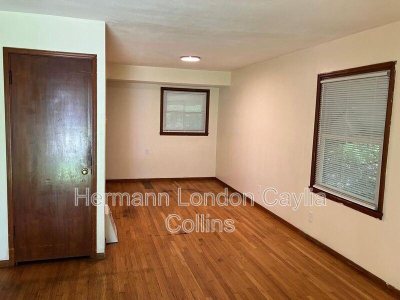 428 Lancashire Rd - Photo 2 of 14