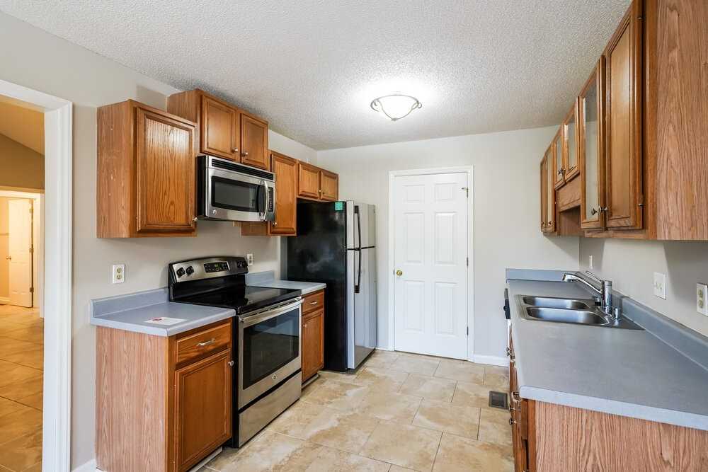 206 Sierra Dr - Photo 7 of 16