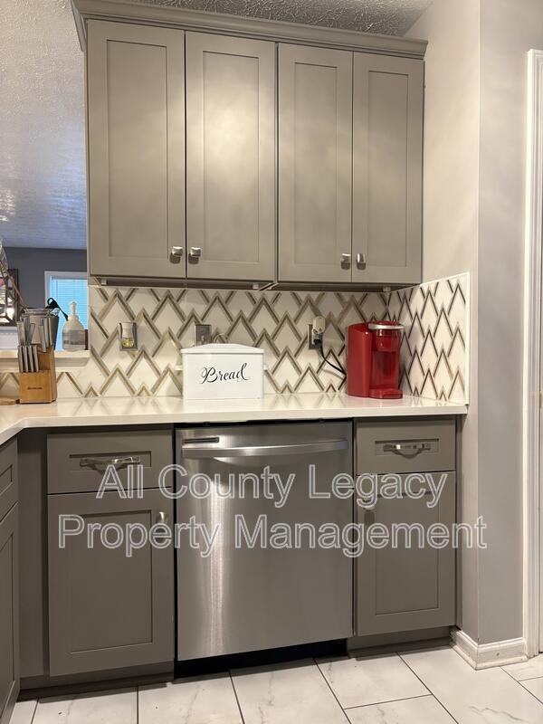 3022 Winding Grove Dr - Photo 3 of 12