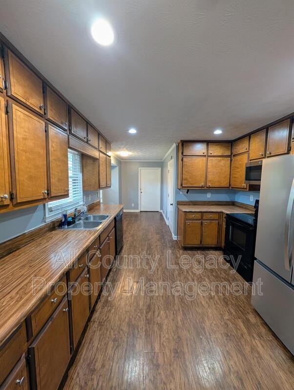 4292 Wrexham Ct - Photo 2 of 15