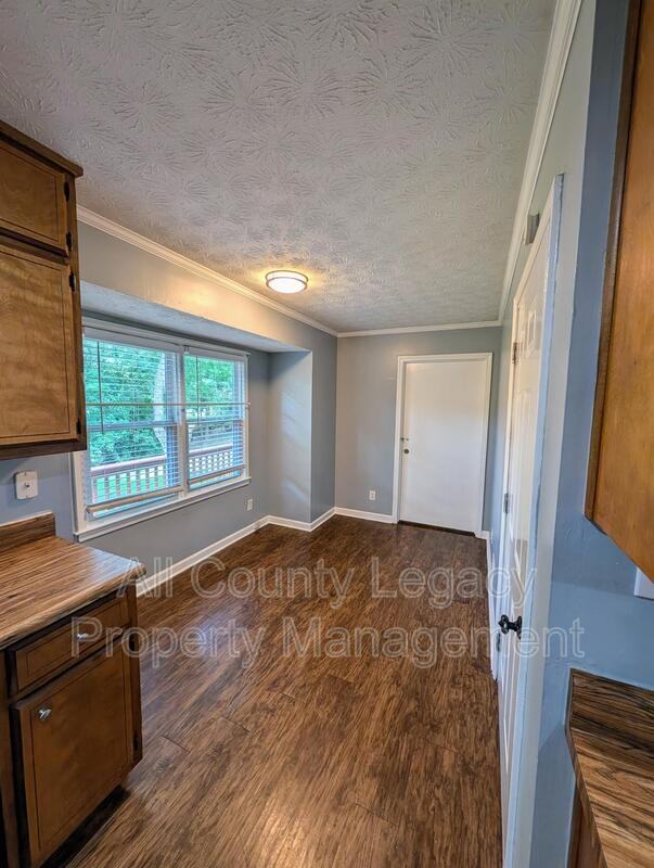 4292 Wrexham Ct - Photo 3 of 15